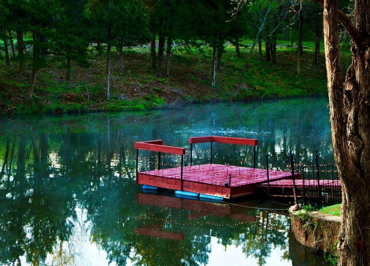 The Monastery At Forest Lake 오클라호마시티 외부 사진